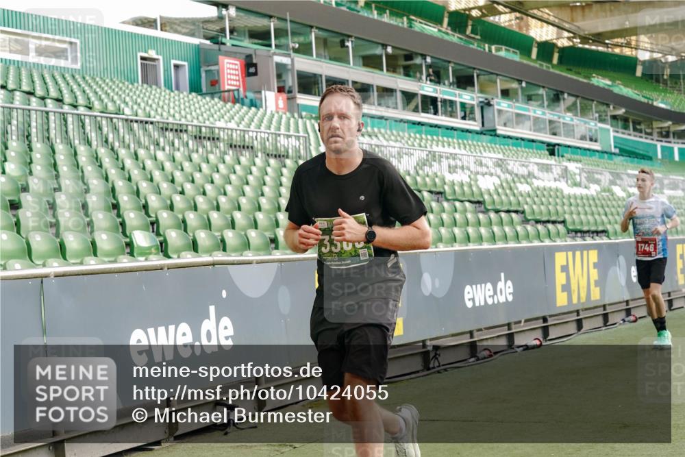 13.09.2026 - 21. swb-Marathon Bremen Michael Burmester http://msf.ph/oto/10424055 13.09.2026 13:23:43 Laufen im Stadion 137, 160, 182, 211, 324, 434, 533, 548, 571, 609, 708, 721, 739, 743, 752, 892, 1157, 1178, 1259, 1273, 1331, 1463, 1471, 1597, 1598, 1657, 1691, 1746, 1788, 1883, 1944, 2095, 2213, 2252, 2286, 2312, 2323, 2433, 2445, 2465, 2475, 2483, 2495, 2503, 2504, 2526, 2571, 2711, 2768, 2776, 2936, 2968, 3252, 3282, 3288, 3289, 3292, 3298, 3312, 3347, 3351, 3364, 3381, 3395, 3423, 3447, 3505, 3530, 3559, 3727, 3770, 3784, 3819, 4020, 4054, 4231, 4406, 4407, 4431, 4466, 4467, 4584 meine-sportfotos.de