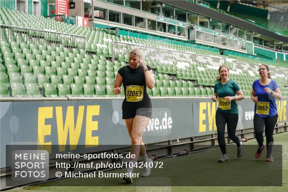 13.09.2026 - 21. swb-Marathon Bremen Michael Burmester http://msf.ph/oto/10424072 13.09.2026 10:46:52 Laufen im Stadion 10161, 10202, 10242, 10349, 10472, 10535, 10651, 10895, 10933, 10970, 11050, 11181, 11244, 11296, 11309, 11367, 11457, 11529, 11530, 11546, 11573, 11574, 11579, 11639, 11675, 11709, 11760, 11821, 12153, 12157, 12177, 12178, 12211, 12285, 12316, 12317, 12374, 12422, 12462, 10002, 10004, 10005, 10148, 10271, 10295, 10303, 10325, 10330, 10335, 10361, 10362, 10459, 10513, 10629, 10756, 10779, 10882, 10997, 10999, 11233, 11307, 11355 meine-sportfotos.de