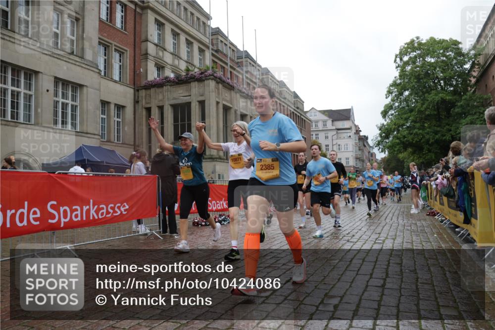 13.09.2026 - Kiel Lauf Yannick Fuchs http://msf.ph/oto/10424086 13.09.2026 10:59:49 Ziel 469, 747, 988, 1002, 1895, 1948, 2287, 3063, 3607, 5261, 5627, 6295, 7350, 7454, 7543, 7954, 8234, 9299, 10916, 11415, 620, 683, 1825, 1835, 2354, 2385, 2394, 2639, 2771, 2828, 3108, 3113, 3176, 3348, 3663, 4342, 4897, 5173, 5382, 5519, 5608, 5891, 5977, 5987, 6693, 7066, 7112, 7454, 7527, 7614, 7734, 8208, 8234, 8723, 8884, 9227, 9242, 9684, 9700, 9778, 9971, 10157, 10251, 10453, 10536, 10799, 10871, 10918, 11016, 11177, 12359, 12408, 4192, 10255 meine-sportfotos.de