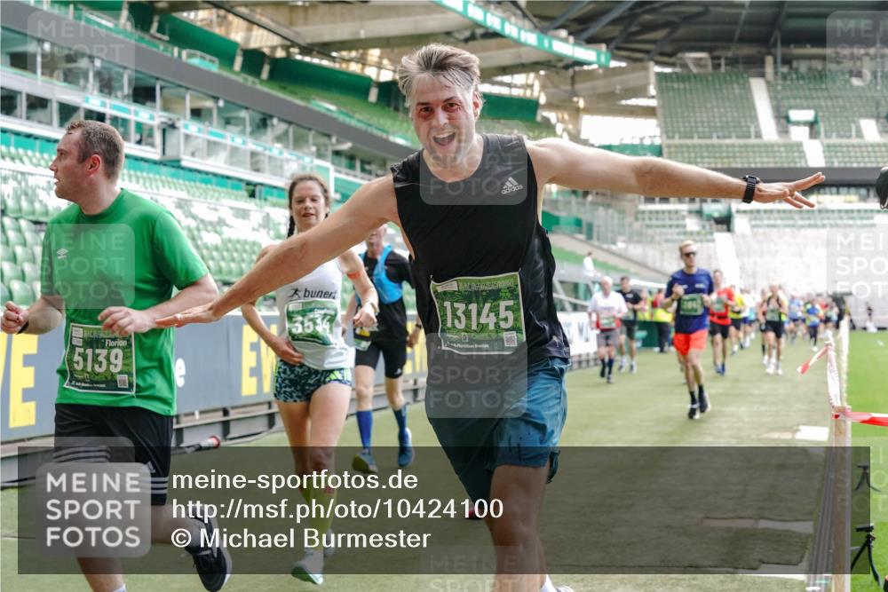13.09.2026 - 21. swb-Marathon Bremen Michael Burmester http://msf.ph/oto/10424100 13.09.2026 13:00:51 Laufen im Stadion 135, 242, 260, 282, 318, 342, 440, 651, 687, 745, 930, 1067, 1080, 1209, 1368, 1448, 1493, 1494, 1582, 1650, 1861, 1896, 1935, 1963, 2088, 2289, 2293, 2306, 2322, 2370, 2409, 2427, 2481, 2485, 2490, 2491, 2517, 2560, 2561, 2570, 2627, 2658, 2686, 2700, 2708, 2781, 2806, 2906, 2914, 2953, 2961, 2967, 3015, 3076, 3105, 3145, 3168, 3173, 3273, 3354, 3372, 3374, 3375, 3385, 3480, 3524, 3526, 3642, 3729, 3774, 3855, 3856, 3861, 3930 meine-sportfotos.de