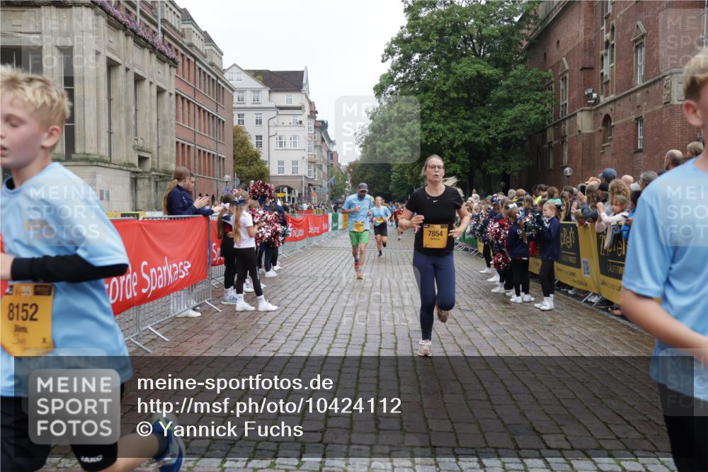 13.09.2026 - Kiel Lauf Yannick Fuchs http://msf.ph/oto/10424112 13.09.2026 09:45:29 Ziel 1023, 1503, 1579, 2017, 2835, 3408, 5103, 5369, 5399, 5811, 6038, 7854, 8152, 8854, 9456, 10498, 11939, 12069, 12347, 98, 312, 2282, 2456, 2704, 2786, 3138, 3479, 3503, 3507, 3517, 3717, 4118, 4606, 5400, 5562, 5672, 6097, 6098, 6135, 6556, 8028, 8189, 8854, 9425, 9760, 9897, 10006, 11043, 12348, 12351, 12676, 2788, 3025, 3974, 4413, 4569, 5511, 7202, 7349, 7572, 8126, 9841, 10142, 10392, 10445, 12281, 2704, 4118, 5939, 6023, 10777, 11239 meine-sportfotos.de