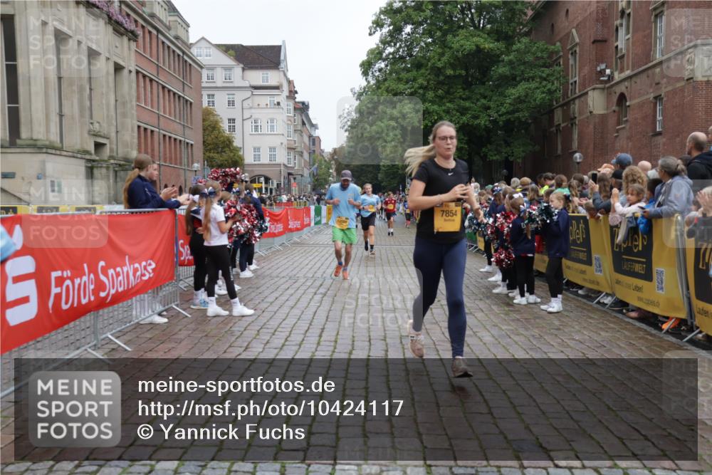 13.09.2026 - Kiel Lauf Yannick Fuchs http://msf.ph/oto/10424117 13.09.2026 09:45:29 Ziel 1023, 1503, 1579, 2017, 2835, 3408, 5103, 5369, 5399, 5811, 6038, 7854, 8152, 8854, 9456, 10498, 11939, 12069, 12347, 98, 312, 2282, 2456, 2704, 2786, 3138, 3479, 3503, 3507, 3517, 3717, 4118, 4606, 5400, 5562, 5672, 6097, 6098, 6135, 6556, 8028, 8189, 8854, 9425, 9760, 9897, 10006, 11043, 12348, 12351, 12676, 2788, 3025, 3974, 4413, 4569, 5511, 7202, 7349, 7572, 8126, 9841, 10142, 10392, 10445, 12281, 2704, 4118, 5939, 6023, 10777, 11239 meine-sportfotos.de