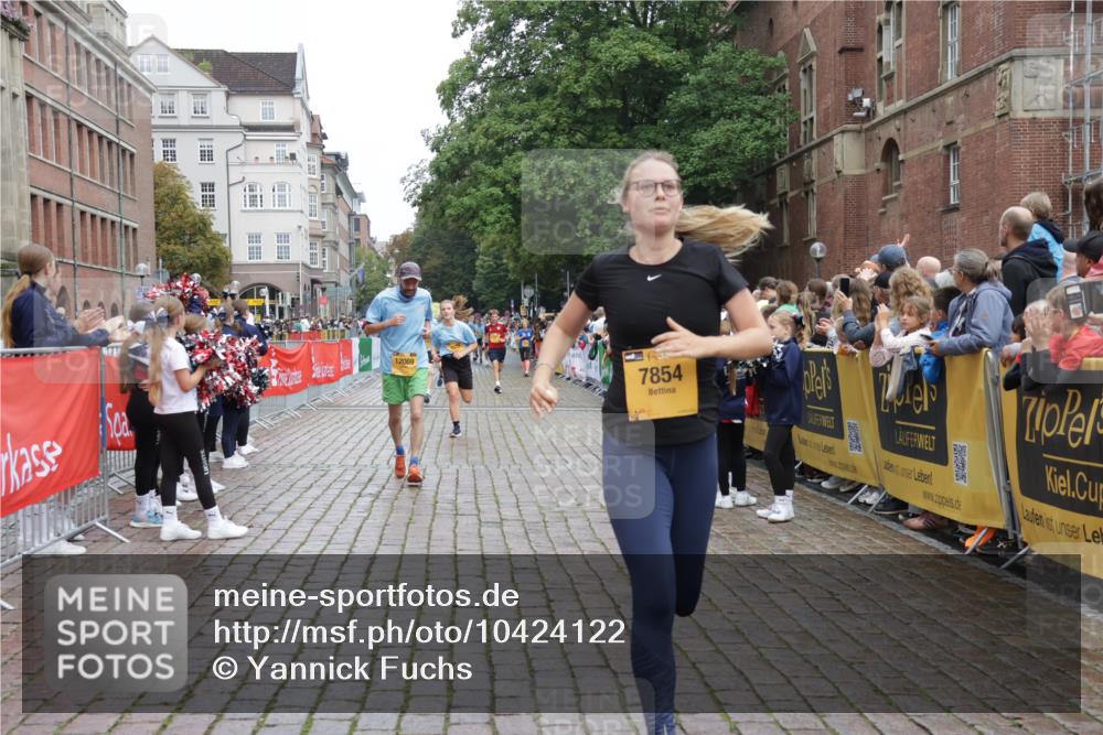 13.09.2026 - Kiel Lauf Yannick Fuchs http://msf.ph/oto/10424122 13.09.2026 09:45:30 Ziel 1023, 1503, 1579, 2017, 2835, 3408, 5103, 5369, 5399, 5811, 6038, 7854, 8152, 9456, 10498, 11939, 12069, 12281, 12347, 98, 312, 2282, 2456, 2704, 2786, 3138, 3479, 3503, 3507, 3517, 3717, 4606, 5400, 5562, 5672, 6097, 6098, 6135, 6556, 8028, 8189, 8854, 9425, 9760, 9897, 10006, 12348, 12351, 12676, 2788, 3025, 3974, 4413, 4569, 5511, 7202, 7349, 7572, 8126, 9841, 10036, 10142, 10392, 10445, 2456, 2704, 4118, 5939, 6023, 10777, 11239 meine-sportfotos.de