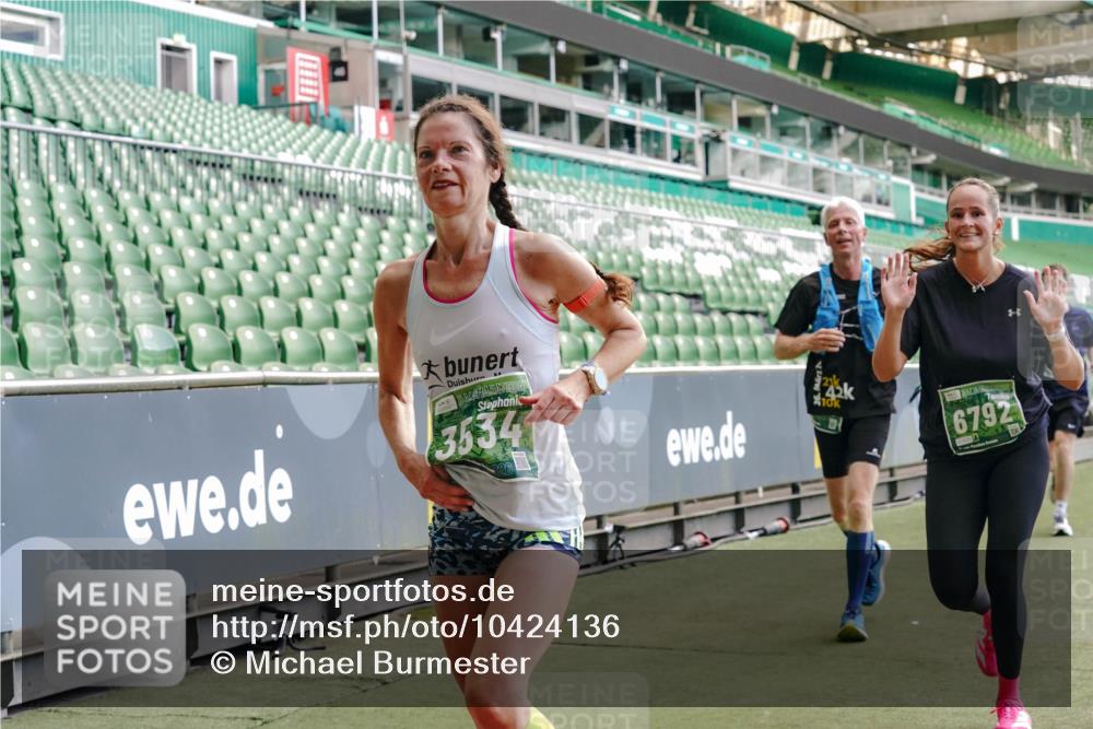 13.09.2026 - 21. swb-Marathon Bremen Michael Burmester http://msf.ph/oto/10424136 13.09.2026 13:00:52 Laufen im Stadion 135, 242, 260, 282, 318, 342, 440, 651, 687, 745, 930, 1067, 1080, 1209, 1368, 1448, 1493, 1494, 1582, 1650, 1861, 1896, 1935, 1963, 2033, 2088, 2289, 2293, 2306, 2322, 2370, 2409, 2427, 2481, 2485, 2490, 2491, 2517, 2560, 2561, 2570, 2627, 2658, 2686, 2700, 2708, 2781, 2806, 2906, 2914, 2953, 2961, 2967, 3076, 3105, 3145, 3168, 3173, 3273, 3354, 3372, 3374, 3375, 3385, 3480, 3524, 3526, 3642, 3729, 3774, 3855, 3856, 3861, 3930 meine-sportfotos.de