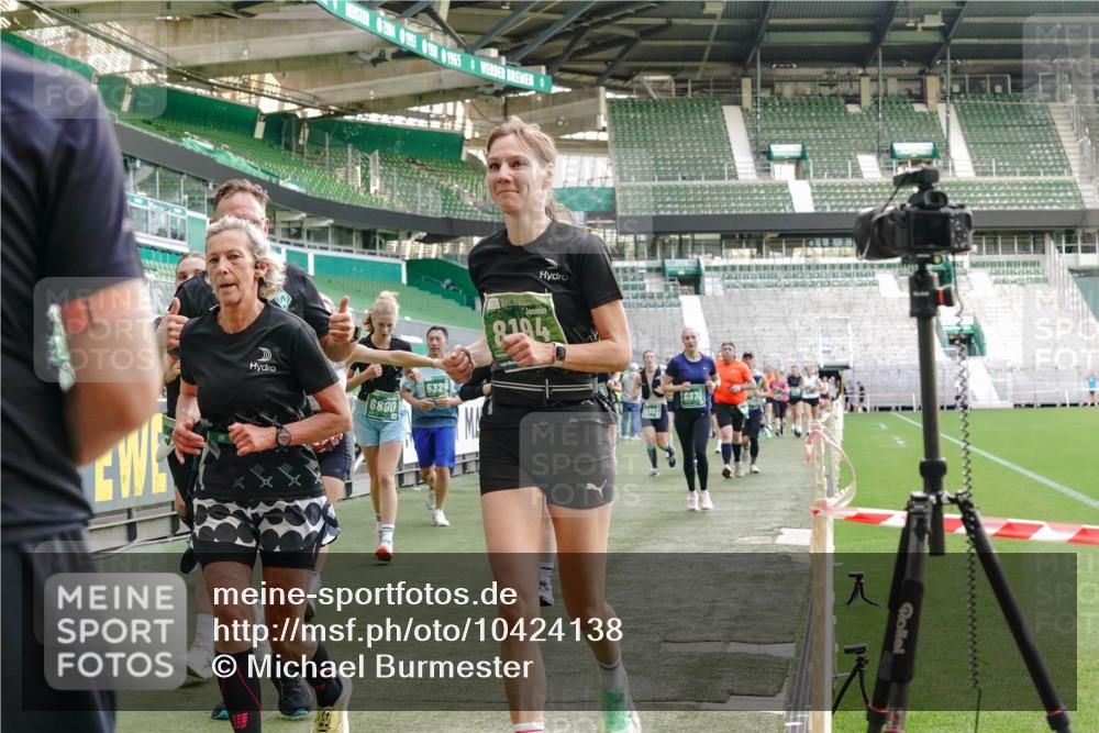 13.09.2026 - 21. swb-Marathon Bremen Michael Burmester http://msf.ph/oto/10424138 13.09.2026 13:23:47 Laufen im Stadion 137, 160, 182, 211, 324, 434, 533, 548, 571, 609, 708, 721, 739, 743, 752, 892, 1157, 1178, 1259, 1273, 1331, 1463, 1471, 1597, 1598, 1657, 1691, 1746, 1788, 1883, 1944, 2095, 2213, 2252, 2286, 2312, 2323, 2433, 2445, 2465, 2475, 2483, 2495, 2503, 2504, 2526, 2571, 2768, 2776, 2936, 2968, 3252, 3282, 3288, 3289, 3292, 3298, 3312, 3347, 3364, 3381, 3395, 3423, 3447, 3505, 3530, 3559, 3727, 3770, 3784, 3819, 4020, 4054, 4231, 4406, 4407, 4431, 4466, 4467, 4584 meine-sportfotos.de