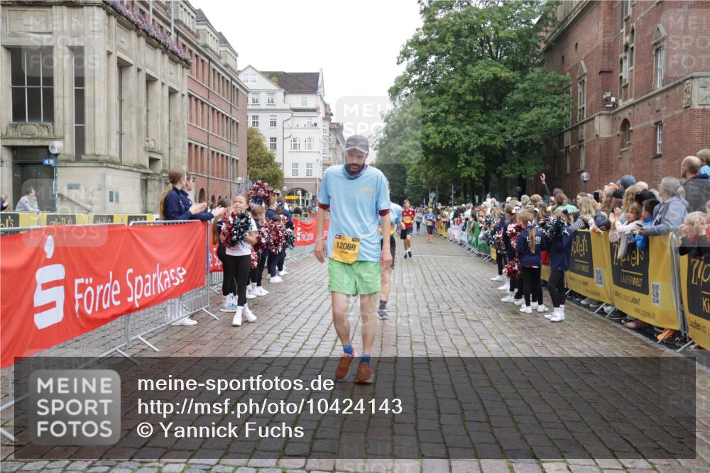 13.09.2026 - Kiel Lauf Yannick Fuchs http://msf.ph/oto/10424143 13.09.2026 09:45:32 Ziel 1023, 1503, 1579, 2017, 2835, 3408, 5103, 5369, 5399, 5811, 6038, 7854, 8126, 8152, 9456, 10498, 11939, 12069, 12281, 98, 312, 1503, 2282, 2456, 2704, 2786, 3138, 3479, 3503, 3507, 3517, 3717, 4606, 5103, 5400, 5562, 5672, 5811, 6097, 6098, 6135, 6556, 8028, 8189, 8854, 9425, 9760, 9897, 10006, 12347, 12348, 12351, 557, 2127, 2788, 3025, 3142, 3974, 4413, 4569, 5511, 5757, 7202, 7349, 7572, 9841, 10036, 10142, 10392, 10445, 12374, 2456, 2704, 4118, 5939, 6023, 10777 meine-sportfotos.de