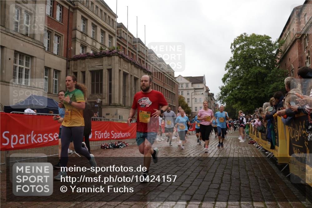 13.09.2026 - Kiel Lauf Yannick Fuchs http://msf.ph/oto/10424157 13.09.2026 10:59:53 Ziel 469, 988, 1002, 1562, 1895, 1948, 2287, 3063, 4509, 5261, 5627, 6295, 7543, 7954, 8120, 9271, 9299, 11007, 11377, 11415, 620, 683, 747, 1825, 1835, 2354, 2394, 2771, 2828, 3108, 3113, 3176, 3348, 3607, 3663, 4342, 4897, 5173, 5382, 5608, 5891, 5977, 5987, 6693, 7066, 7112, 7350, 7454, 7527, 7614, 7734, 8208, 8234, 8723, 8884, 9684, 9700, 9778, 9971, 10157, 10251, 10453, 10536, 10799, 10916, 10918, 11016, 11177, 12359, 12408, 173, 327, 3121, 4342, 5891, 7734 meine-sportfotos.de
