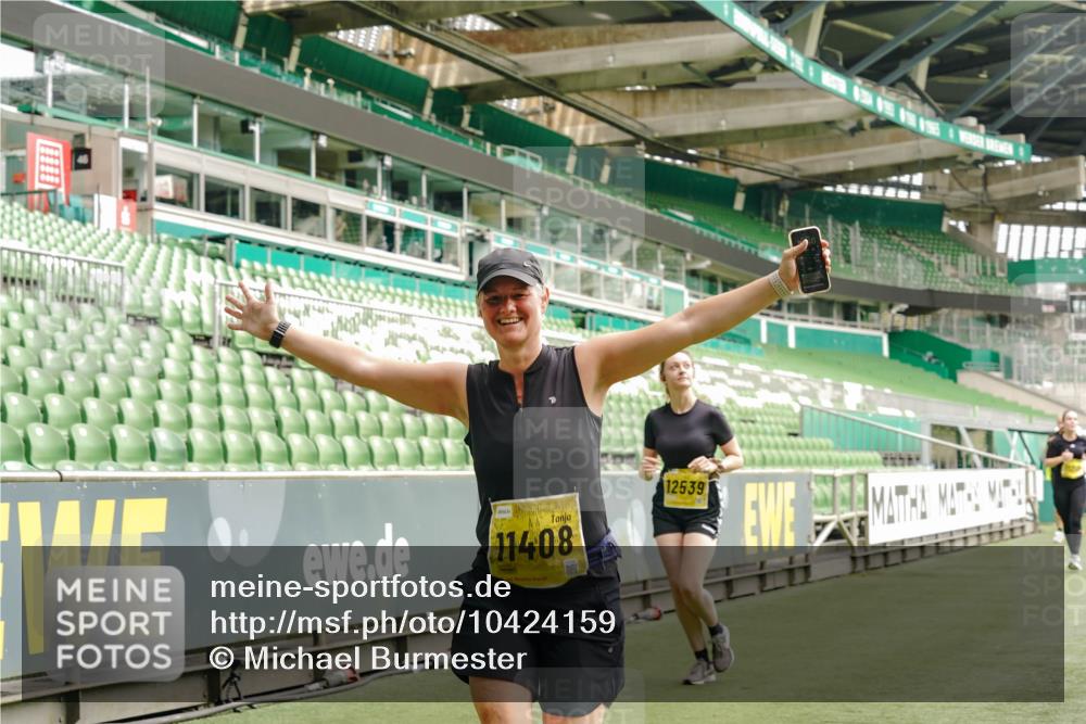 13.09.2026 - 21. swb-Marathon Bremen Michael Burmester http://msf.ph/oto/10424159 13.09.2026 10:46:55 Laufen im Stadion 10161, 10242, 10349, 10472, 10535, 10651, 10895, 10933, 10970, 11050, 11181, 11244, 11296, 11309, 11367, 11457, 11529, 11530, 11546, 11573, 11574, 11579, 11639, 11675, 11709, 11760, 11821, 12157, 12177, 12178, 12211, 12285, 12316, 12317, 12340, 12374, 12422, 12462, 10002, 10004, 10005, 10271, 10295, 10303, 10325, 10330, 10335, 10361, 10362, 10459, 10513, 10629, 10756, 10779, 10882, 10997, 10999, 11233, 11307, 11355 meine-sportfotos.de