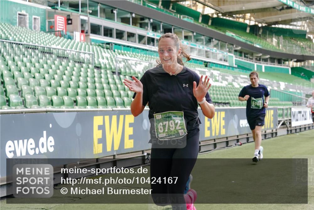 13.09.2026 - 21. swb-Marathon Bremen Michael Burmester http://msf.ph/oto/10424167 13.09.2026 13:00:53 Laufen im Stadion 135, 242, 260, 282, 318, 342, 440, 651, 687, 745, 930, 1067, 1080, 1209, 1368, 1448, 1493, 1494, 1582, 1650, 1861, 1896, 1935, 1963, 2033, 2088, 2289, 2293, 2306, 2322, 2370, 2409, 2427, 2481, 2485, 2490, 2491, 2517, 2560, 2561, 2570, 2627, 2658, 2686, 2700, 2708, 2781, 2806, 2906, 2914, 2961, 2967, 3076, 3105, 3145, 3168, 3173, 3273, 3354, 3372, 3374, 3375, 3385, 3480, 3524, 3526, 3642, 3729, 3774, 3855, 3856, 3861, 3930 meine-sportfotos.de