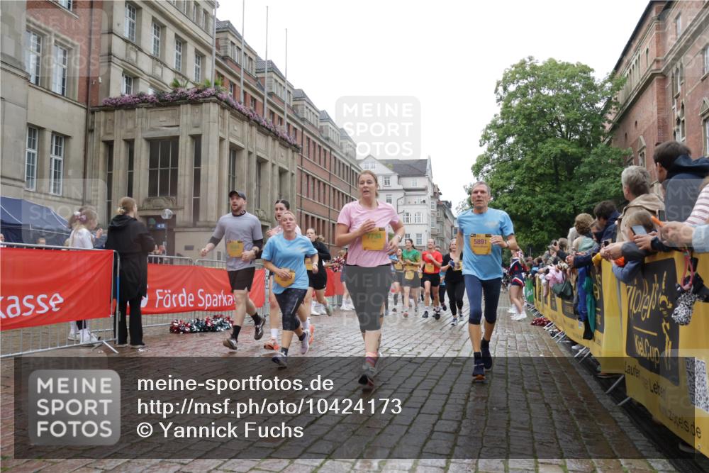 13.09.2026 - Kiel Lauf Yannick Fuchs http://msf.ph/oto/10424173 13.09.2026 10:59:55 Ziel 469, 964, 988, 1002, 1562, 1728, 1895, 1948, 2287, 3063, 4509, 5261, 5627, 6295, 7398, 7543, 7954, 8120, 9271, 9299, 11007, 11377, 11415, 620, 683, 747, 988, 1835, 2354, 2394, 2771, 2828, 3108, 3113, 3176, 3348, 3607, 3663, 4342, 5173, 5382, 5608, 5891, 5977, 5987, 6693, 7066, 7112, 7350, 7454, 7614, 7734, 8208, 8234, 8723, 8884, 9684, 9700, 9778, 9971, 10157, 10453, 10536, 10799, 10916, 10918, 11016, 11177, 12359, 12408, 173, 327, 2187, 3121, 2828, 4342, 5891, 7066, 7734 meine-sportfotos.de