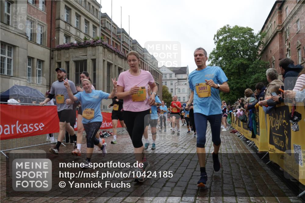 13.09.2026 - Kiel Lauf Yannick Fuchs http://msf.ph/oto/10424185 13.09.2026 10:59:55 Ziel 469, 964, 988, 1002, 1562, 1728, 1895, 1948, 2287, 3063, 4509, 5261, 5627, 6295, 7398, 7543, 7954, 8120, 9271, 9299, 11007, 11377, 11415, 620, 683, 747, 988, 1835, 2354, 2394, 2771, 2828, 3108, 3113, 3176, 3348, 3607, 3663, 4342, 5173, 5382, 5608, 5891, 5977, 5987, 6693, 7066, 7112, 7350, 7454, 7614, 7734, 8208, 8234, 8723, 8884, 9684, 9700, 9778, 9971, 10157, 10453, 10536, 10799, 10916, 10918, 11016, 11177, 12359, 12408, 173, 327, 2187, 3121, 2828, 4342, 5891, 7066, 7734 meine-sportfotos.de