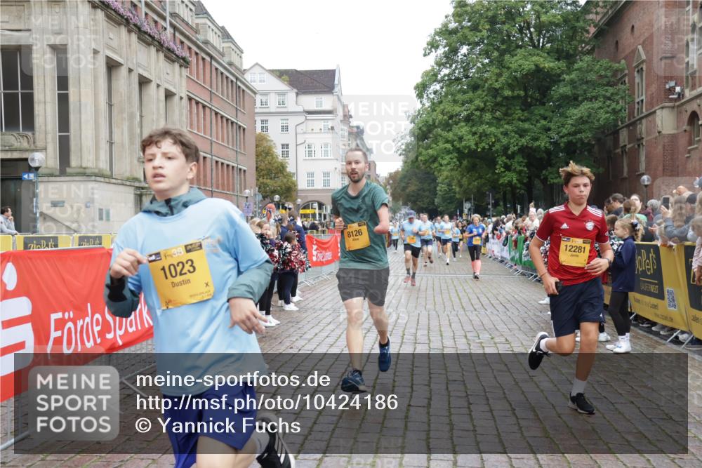 13.09.2026 - Kiel Lauf Yannick Fuchs http://msf.ph/oto/10424186 13.09.2026 09:45:37 Ziel 1023, 1579, 2835, 3025, 6038, 7349, 7854, 8126, 10142, 10445, 12069, 12281, 98, 312, 1503, 2017, 2282, 2786, 2835, 3408, 3479, 3503, 3507, 3517, 4606, 5103, 5369, 5399, 5400, 5672, 5811, 6097, 6098, 6556, 7854, 8152, 8854, 9425, 9456, 9760, 9897, 10006, 10498, 11939, 12347, 12348, 12351, 557, 1418, 2127, 2788, 3142, 3301, 3974, 4413, 4569, 5511, 5757, 5829, 7202, 7572, 7911, 7924, 8244, 8859, 9841, 10036, 10392, 10719, 12374, 12841, 98, 2456, 2704, 3138 meine-sportfotos.de