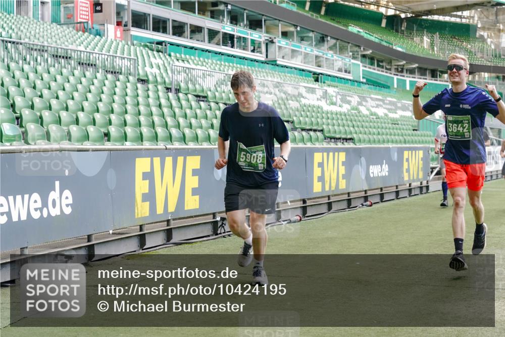 13.09.2026 - 21. swb-Marathon Bremen Michael Burmester http://msf.ph/oto/10424195 13.09.2026 13:00:55 Laufen im Stadion 135, 242, 260, 282, 318, 342, 440, 651, 687, 930, 1067, 1209, 1368, 1436, 1448, 1493, 1494, 1582, 1650, 1861, 1896, 1935, 1963, 2033, 2062, 2088, 2293, 2306, 2322, 2370, 2409, 2427, 2481, 2485, 2490, 2491, 2517, 2560, 2561, 2570, 2627, 2658, 2686, 2700, 2708, 2781, 2806, 2906, 2914, 2961, 2967, 3076, 3105, 3145, 3168, 3173, 3273, 3354, 3372, 3374, 3375, 3385, 3480, 3524, 3526, 3642, 3729, 3774, 3806, 3855, 3856, 3861, 3930 meine-sportfotos.de