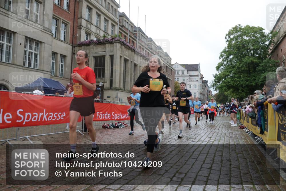 13.09.2026 - Kiel Lauf Yannick Fuchs http://msf.ph/oto/10424209 13.09.2026 10:59:58 Ziel 469, 753, 964, 1562, 1728, 1895, 1948, 2287, 3063, 4509, 5261, 6295, 7398, 7954, 8120, 9140, 9271, 9299, 11007, 11377, 11415, 469, 620, 683, 747, 988, 1002, 1835, 2354, 2394, 2771, 2828, 3108, 3113, 3176, 3348, 3607, 3663, 5173, 5382, 5608, 5627, 5977, 5987, 6693, 7112, 7350, 7454, 7543, 7614, 8208, 8234, 8723, 8884, 9700, 9778, 9971, 10157, 10799, 10916, 10918, 11016, 11177, 12359, 12408, 173, 327, 1036, 2187, 2558, 3121, 2828, 4342, 5891, 7066, 7734 meine-sportfotos.de