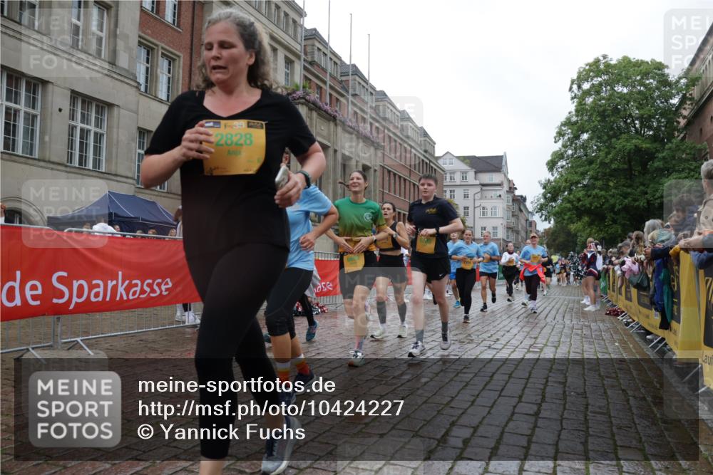 13.09.2026 - Kiel Lauf Yannick Fuchs http://msf.ph/oto/10424227 13.09.2026 10:59:58 Ziel 469, 753, 964, 1562, 1728, 1895, 1948, 2287, 3063, 4509, 5261, 6295, 7398, 7954, 8120, 9140, 9271, 9299, 11007, 11377, 11415, 469, 620, 683, 747, 988, 1002, 1835, 2354, 2394, 2771, 2828, 3108, 3113, 3176, 3348, 3607, 3663, 5173, 5382, 5608, 5627, 5977, 5987, 6693, 7112, 7350, 7454, 7543, 7614, 8208, 8234, 8723, 8884, 9700, 9778, 9971, 10157, 10799, 10916, 10918, 11016, 11177, 12359, 12408, 173, 327, 1036, 2187, 2558, 3121, 2828, 4342, 5891, 7066, 7734 meine-sportfotos.de