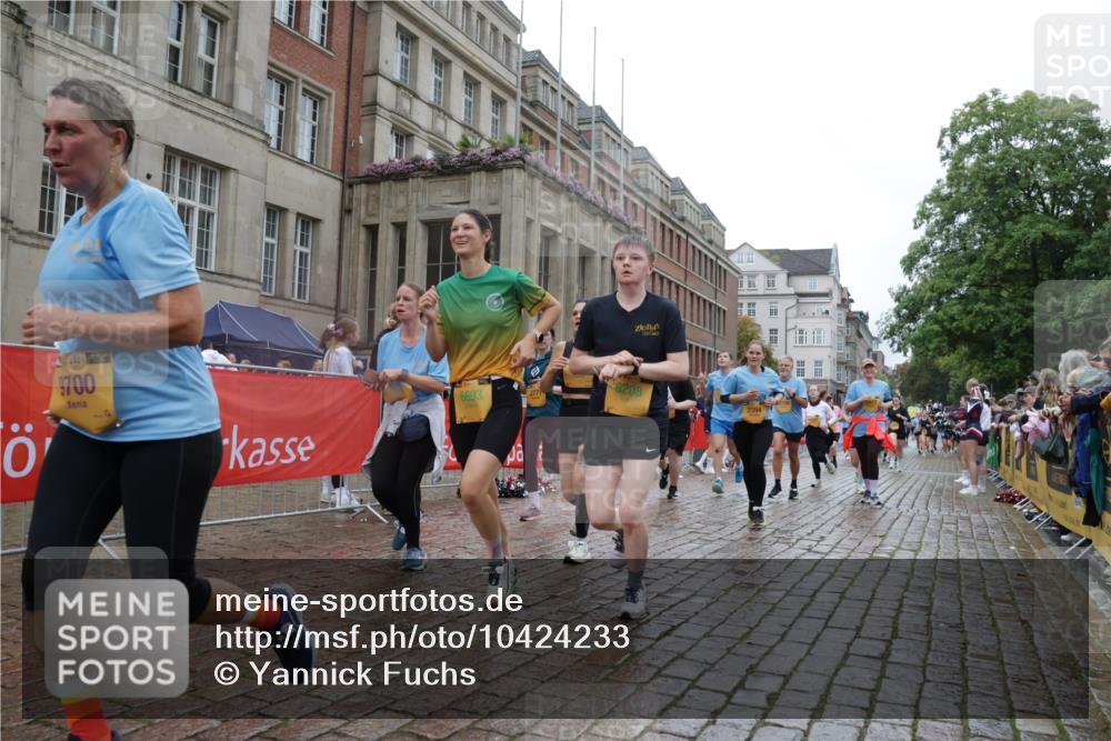 13.09.2026 - Kiel Lauf Yannick Fuchs http://msf.ph/oto/10424233 13.09.2026 10:59:59 Ziel 753, 964, 1562, 1728, 1895, 1948, 2287, 3063, 4509, 5261, 6295, 7398, 7954, 8120, 9140, 9271, 9299, 10996, 11007, 11377, 11415, 469, 620, 683, 747, 988, 1002, 1835, 2354, 2394, 2771, 3063, 3108, 3113, 3176, 3348, 3607, 3663, 5173, 5261, 5382, 5608, 5627, 5977, 6693, 7112, 7350, 7454, 7543, 7614, 8208, 8234, 8723, 8884, 9700, 9778, 9971, 10157, 10799, 10916, 10918, 11016, 11177, 12359, 12408, 173, 327, 1036, 2150, 2151, 2187, 2558, 3121, 2828, 4342, 5891, 7066, 7734 meine-sportfotos.de