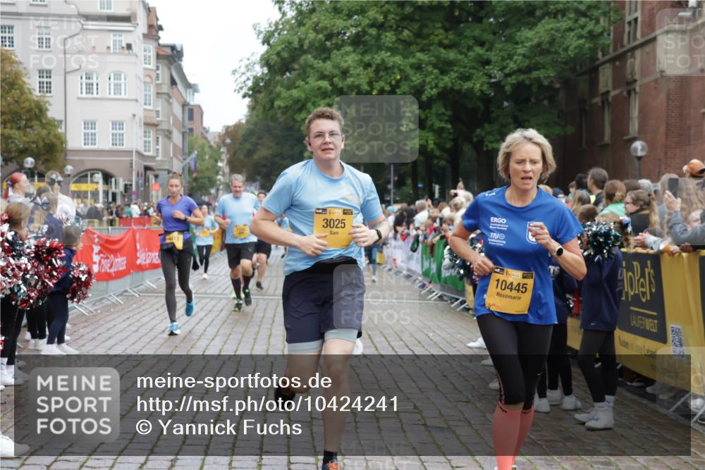 13.09.2026 - Kiel Lauf Yannick Fuchs http://msf.ph/oto/10424241 13.09.2026 09:45:42 Ziel 1023, 1579, 2788, 3025, 3974, 4413, 4569, 5511, 6038, 7202, 7349, 8126, 10142, 10392, 10445, 12281, 1503, 1579, 2017, 2282, 2786, 2835, 3408, 3479, 3503, 3507, 4606, 5103, 5369, 5399, 5400, 5672, 5811, 6038, 6097, 6098, 6556, 7854, 8152, 8854, 9425, 9456, 9760, 9897, 10006, 10498, 11939, 12069, 12347, 12348, 12351, 557, 1415, 1418, 2127, 3142, 3301, 4909, 4910, 5234, 5757, 5829, 7572, 7911, 7924, 8244, 8611, 8859, 9841, 10036, 10719, 12374, 12841, 98, 312, 2786, 3138 meine-sportfotos.de