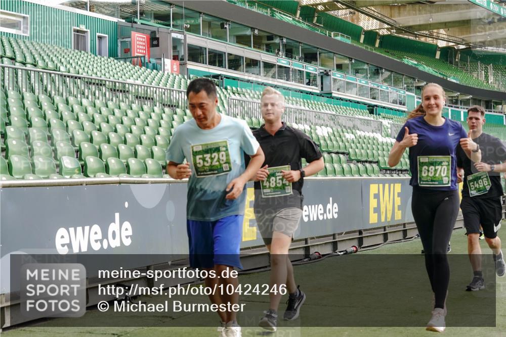 13.09.2026 - 21. swb-Marathon Bremen Michael Burmester http://msf.ph/oto/10424246 13.09.2026 13:23:53 Laufen im Stadion 137, 160, 182, 211, 324, 434, 533, 548, 571, 609, 708, 721, 723, 739, 743, 752, 892, 1157, 1178, 1259, 1273, 1331, 1463, 1471, 1597, 1598, 1691, 1746, 1788, 1883, 1944, 2095, 2211, 2213, 2252, 2286, 2312, 2323, 2433, 2445, 2465, 2475, 2483, 2495, 2497, 2503, 2504, 2526, 2571, 2768, 2776, 2936, 2968, 3252, 3282, 3288, 3289, 3292, 3298, 3312, 3347, 3364, 3381, 3395, 3423, 3447, 3505, 3530, 3559, 3727, 3770, 3819, 4020, 4054, 4231, 4406, 4407, 4431, 4466, 4467, 4584 meine-sportfotos.de