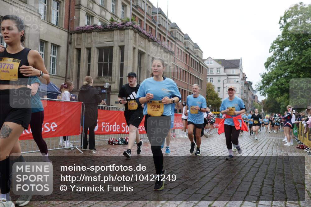 13.09.2026 - Kiel Lauf Yannick Fuchs http://msf.ph/oto/10424249 13.09.2026 11:00:00 Ziel 753, 964, 1562, 1728, 1895, 1948, 2287, 4437, 4509, 6295, 7398, 7954, 8120, 9140, 9271, 9299, 10996, 11007, 11377, 11415, 469, 620, 683, 747, 988, 1002, 1835, 2354, 2394, 2771, 3063, 3108, 3113, 3176, 3348, 3607, 3663, 5173, 5261, 5382, 5608, 5627, 5977, 6693, 7350, 7454, 7543, 7614, 7954, 8208, 8234, 8723, 8884, 9299, 9778, 9971, 10157, 10799, 10916, 10918, 11016, 11177, 12359, 12408, 173, 327, 1036, 2150, 2151, 2187, 2558, 3121, 2828, 4342, 5891, 7066, 7734 meine-sportfotos.de