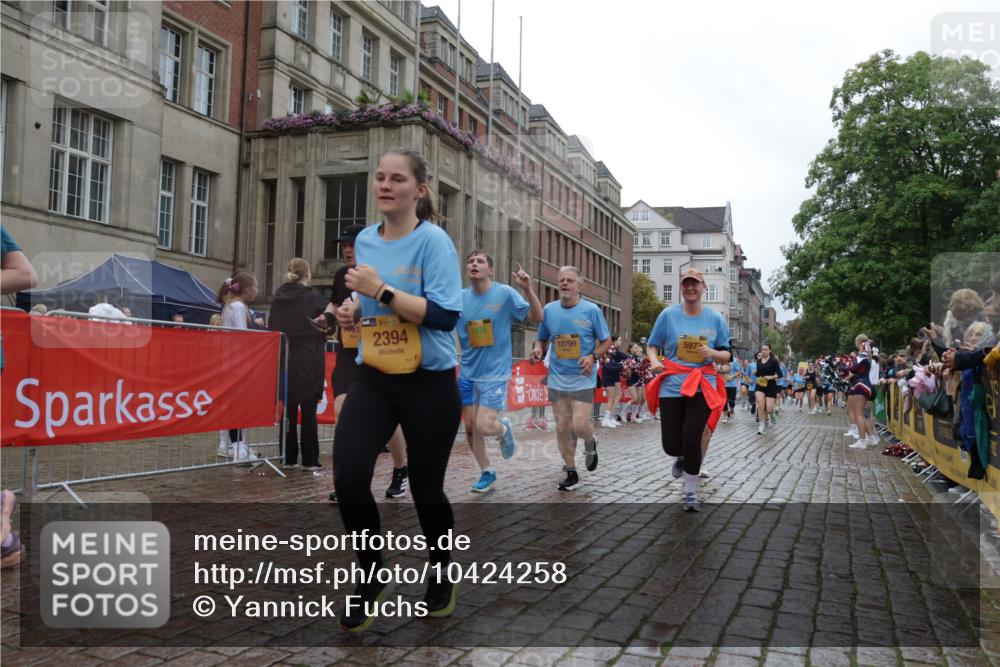 13.09.2026 - Kiel Lauf Yannick Fuchs http://msf.ph/oto/10424258 13.09.2026 11:00:00 Ziel 753, 964, 1562, 1728, 1895, 1948, 2287, 4437, 4509, 6295, 7398, 7954, 8120, 9140, 9271, 9299, 10996, 11007, 11377, 11415, 469, 620, 683, 747, 988, 1002, 1835, 2354, 2394, 2771, 3063, 3108, 3113, 3176, 3348, 3607, 3663, 5173, 5261, 5382, 5608, 5627, 5977, 6693, 7350, 7454, 7543, 7614, 7954, 8208, 8234, 8723, 8884, 9299, 9778, 9971, 10157, 10799, 10916, 10918, 11016, 11177, 12359, 12408, 173, 327, 1036, 2150, 2151, 2187, 2558, 3121, 2828, 4342, 5891, 7066, 7734 meine-sportfotos.de
