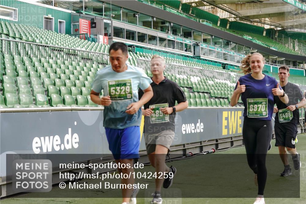 13.09.2026 - 21. swb-Marathon Bremen Michael Burmester http://msf.ph/oto/10424259 13.09.2026 13:23:53 Laufen im Stadion 137, 160, 182, 211, 324, 434, 533, 548, 571, 609, 708, 721, 723, 739, 743, 752, 892, 1157, 1178, 1259, 1273, 1331, 1463, 1471, 1597, 1598, 1691, 1746, 1788, 1883, 1944, 2095, 2211, 2213, 2252, 2286, 2312, 2323, 2433, 2445, 2465, 2475, 2483, 2495, 2497, 2503, 2504, 2526, 2571, 2768, 2776, 2936, 2968, 3252, 3282, 3288, 3289, 3292, 3298, 3312, 3347, 3364, 3381, 3395, 3423, 3447, 3505, 3530, 3559, 3727, 3770, 3819, 4020, 4054, 4231, 4406, 4407, 4431, 4466, 4467, 4584 meine-sportfotos.de