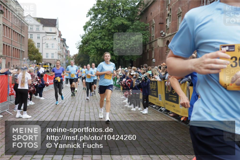 13.09.2026 - Kiel Lauf Yannick Fuchs http://msf.ph/oto/10424260 13.09.2026 09:45:44 Ziel 1023, 2788, 3025, 3974, 4413, 4569, 5511, 7202, 7349, 7572, 8126, 9841, 10142, 10392, 10445, 12281, 1023, 1503, 1579, 2017, 2282, 2835, 3408, 3479, 3503, 3507, 4606, 5103, 5369, 5399, 5400, 5672, 5811, 6038, 6097, 6098, 6556, 7854, 8152, 8854, 9425, 9456, 9760, 9897, 10006, 10498, 11939, 12069, 12347, 12348, 12351, 557, 1415, 1418, 2127, 3142, 3301, 4909, 4910, 5234, 5757, 5829, 7911, 7924, 8244, 8611, 8859, 10036, 10203, 10719, 12374, 12841, 98, 312, 2786 meine-sportfotos.de