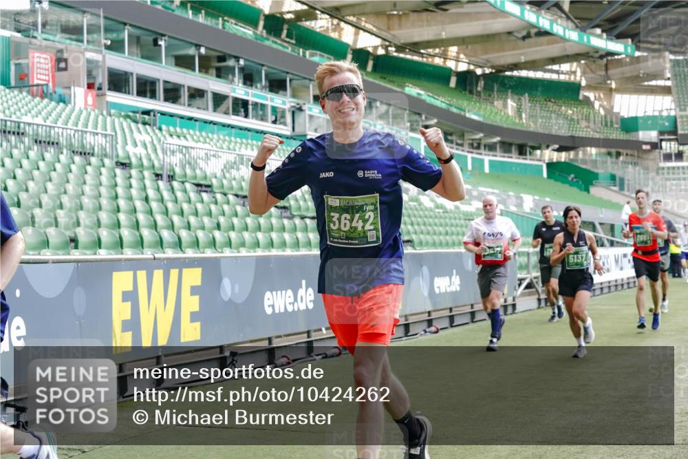 13.09.2026 - 21. swb-Marathon Bremen Michael Burmester http://msf.ph/oto/10424262 13.09.2026 13:00:56 Laufen im Stadion 135, 242, 260, 282, 318, 342, 440, 651, 687, 930, 1006, 1067, 1209, 1368, 1436, 1448, 1493, 1494, 1582, 1650, 1861, 1896, 1935, 1963, 2033, 2062, 2088, 2293, 2306, 2322, 2370, 2409, 2427, 2481, 2485, 2490, 2491, 2517, 2560, 2561, 2570, 2627, 2658, 2686, 2700, 2708, 2781, 2906, 2914, 2967, 3076, 3105, 3145, 3168, 3173, 3273, 3354, 3372, 3374, 3375, 3385, 3480, 3524, 3526, 3642, 3729, 3774, 3806, 3855, 3856, 3861, 3930 meine-sportfotos.de