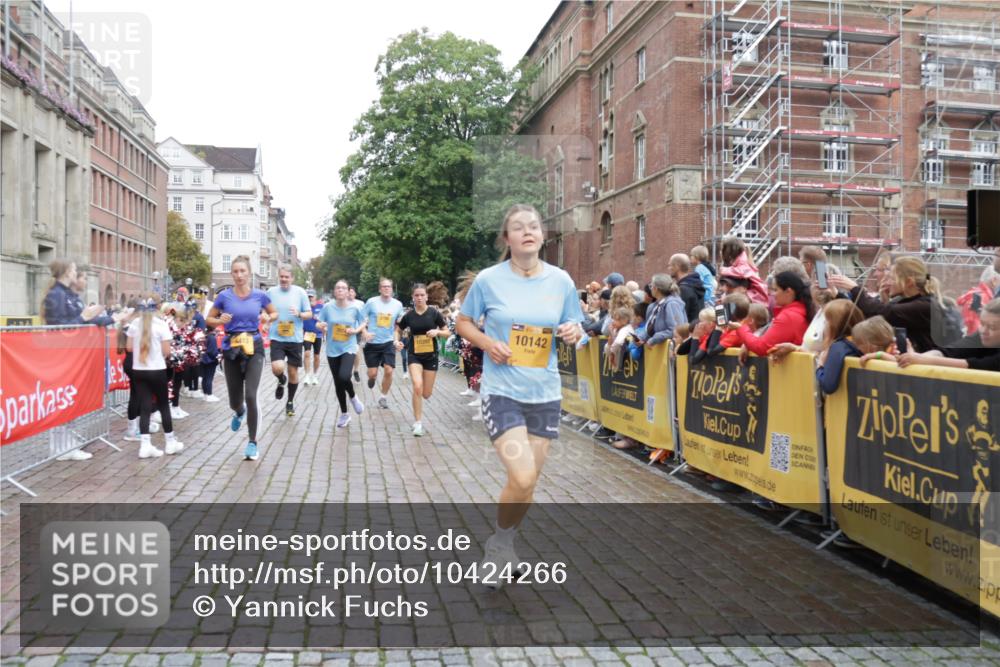 13.09.2026 - Kiel Lauf Yannick Fuchs http://msf.ph/oto/10424266 13.09.2026 09:45:45 Ziel 2788, 3025, 3974, 4413, 4569, 5511, 7202, 7349, 7572, 8126, 9841, 10036, 10142, 10392, 10445, 12281, 1023, 1503, 1579, 2017, 2282, 2835, 3408, 3479, 3503, 3507, 4606, 5103, 5369, 5399, 5400, 5672, 5811, 6038, 6097, 6098, 6556, 7854, 8152, 8854, 9425, 9456, 9760, 9897, 10498, 11939, 12069, 12281, 12347, 12348, 12351, 557, 1415, 1418, 2127, 2482, 3142, 3301, 4909, 4910, 4918, 5234, 5757, 5829, 7911, 7924, 8244, 8611, 8859, 10203, 10719, 12374, 12841, 98, 312, 2786 meine-sportfotos.de