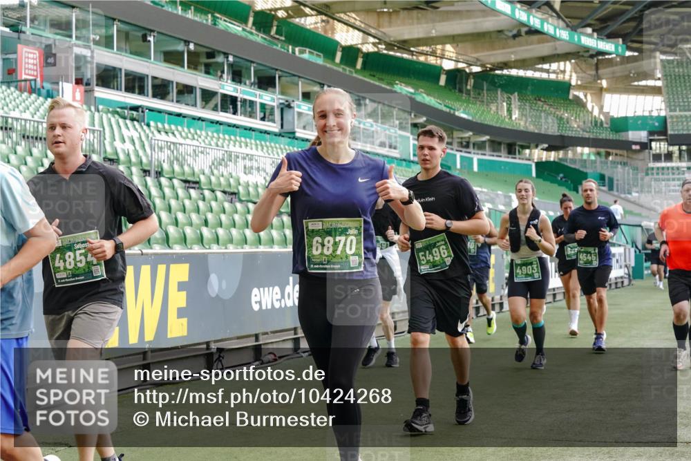 13.09.2026 - 21. swb-Marathon Bremen Michael Burmester http://msf.ph/oto/10424268 13.09.2026 13:23:53 Laufen im Stadion 137, 160, 182, 211, 324, 434, 533, 548, 571, 609, 708, 721, 723, 739, 743, 752, 892, 1157, 1178, 1259, 1273, 1331, 1463, 1471, 1597, 1598, 1691, 1746, 1788, 1883, 1944, 2095, 2211, 2213, 2252, 2286, 2312, 2323, 2433, 2445, 2465, 2475, 2483, 2495, 2497, 2503, 2504, 2526, 2571, 2768, 2776, 2936, 2968, 3252, 3282, 3288, 3289, 3292, 3298, 3312, 3347, 3364, 3381, 3395, 3423, 3447, 3505, 3530, 3559, 3727, 3770, 3819, 4020, 4054, 4231, 4406, 4407, 4431, 4466, 4467, 4584 meine-sportfotos.de