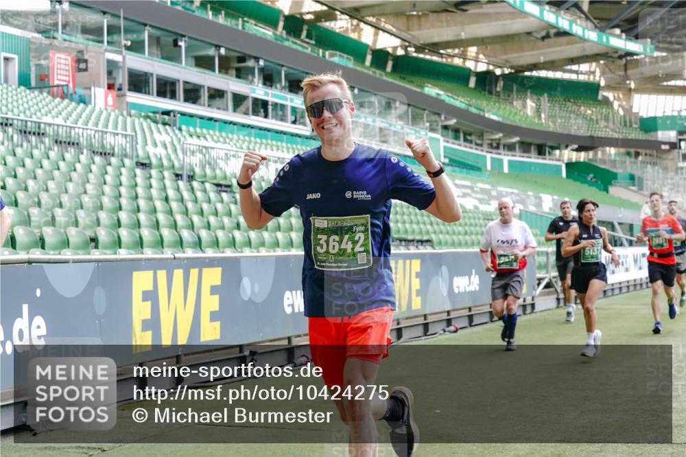 13.09.2026 - 21. swb-Marathon Bremen Michael Burmester http://msf.ph/oto/10424275 13.09.2026 13:00:56 Laufen im Stadion 135, 242, 260, 282, 318, 342, 440, 651, 687, 930, 1006, 1067, 1209, 1368, 1436, 1448, 1493, 1494, 1582, 1650, 1861, 1896, 1935, 1963, 2033, 2062, 2088, 2293, 2306, 2322, 2370, 2409, 2427, 2481, 2485, 2490, 2491, 2517, 2560, 2561, 2570, 2627, 2658, 2686, 2700, 2708, 2781, 2906, 2914, 2967, 3076, 3105, 3145, 3168, 3173, 3273, 3354, 3372, 3374, 3375, 3385, 3480, 3524, 3526, 3642, 3729, 3774, 3806, 3855, 3856, 3861, 3930 meine-sportfotos.de