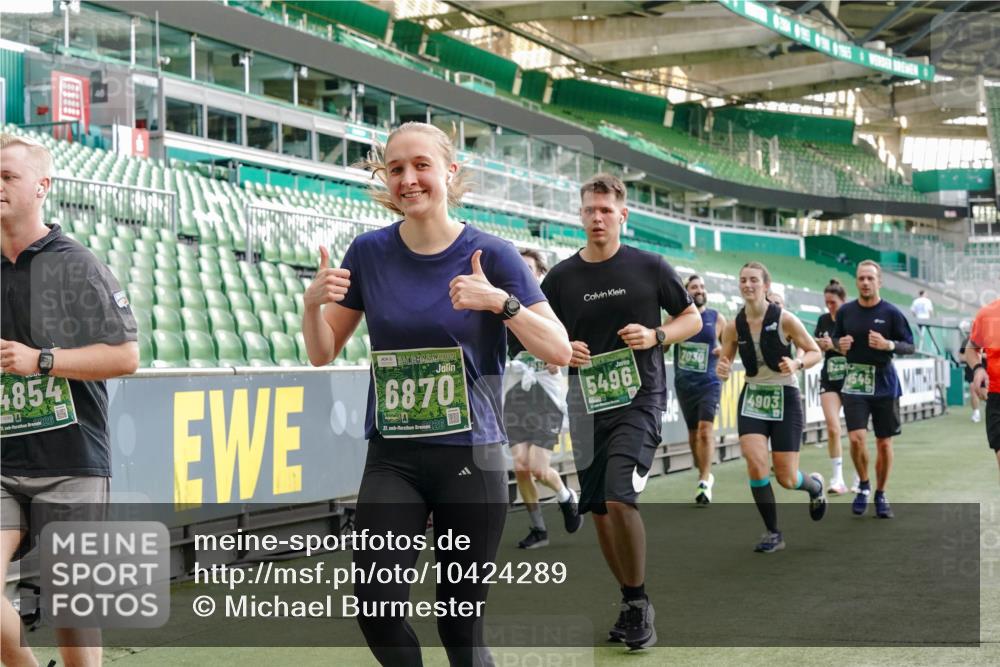 13.09.2026 - 21. swb-Marathon Bremen Michael Burmester http://msf.ph/oto/10424289 13.09.2026 13:23:53 Laufen im Stadion 137, 160, 182, 211, 324, 434, 533, 548, 571, 609, 708, 721, 723, 739, 743, 752, 892, 1157, 1178, 1259, 1273, 1331, 1463, 1471, 1597, 1598, 1691, 1746, 1788, 1883, 1944, 2095, 2211, 2213, 2252, 2286, 2312, 2323, 2433, 2445, 2465, 2475, 2483, 2495, 2497, 2503, 2504, 2526, 2571, 2768, 2776, 2936, 2968, 3252, 3282, 3288, 3289, 3292, 3298, 3312, 3347, 3364, 3381, 3395, 3423, 3447, 3505, 3530, 3559, 3727, 3770, 3819, 4020, 4054, 4231, 4406, 4407, 4431, 4466, 4467, 4584 meine-sportfotos.de