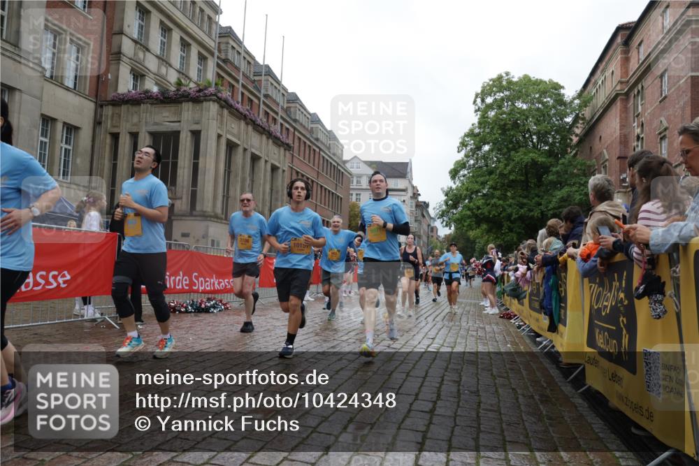 13.09.2026 - Kiel Lauf Yannick Fuchs http://msf.ph/oto/10424348 13.09.2026 11:00:07 Ziel 173, 327, 753, 964, 1078, 1728, 2382, 2490, 3121, 3775, 4437, 6520, 6897, 7398, 7438, 7945, 9140, 9690, 10420, 10996, 11503, 11607, 469, 620, 683, 747, 988, 1002, 1562, 1895, 1948, 2287, 3063, 3108, 3113, 3176, 3348, 3607, 3663, 4509, 5173, 5261, 5382, 5608, 5627, 6295, 7350, 7454, 7543, 7614, 7954, 8120, 8234, 8723, 8884, 9271, 9299, 9971, 10157, 10916, 10918, 11007, 11377, 11415, 12408, 893, 1036, 1518, 1896, 1897, 2150, 2151, 2187, 2558, 2915, 3793, 10674, 620, 683, 3113 meine-sportfotos.de