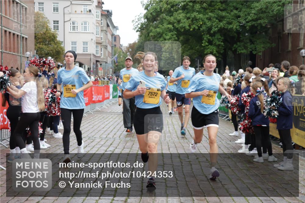 13.09.2026 - Kiel Lauf Yannick Fuchs http://msf.ph/oto/10424353 13.09.2026 09:45:51 Ziel 557, 1418, 2127, 2788, 3025, 3142, 3301, 3974, 4413, 4569, 5511, 5757, 5829, 7202, 7572, 7911, 8244, 8859, 9841, 10036, 10142, 10392, 10445, 10719, 12374, 12841, 1023, 1503, 1579, 2017, 2282, 2835, 3025, 3408, 4606, 5103, 5369, 5399, 5400, 5811, 6038, 7349, 7854, 8126, 8152, 8854, 9425, 9456, 9897, 10445, 10498, 11939, 12069, 12281, 12347, 1415, 2482, 4909, 4910, 4918, 5234, 6732, 7015, 7924, 8611, 10203, 10685, 10898, 11076, 11078, 2282, 3479 meine-sportfotos.de