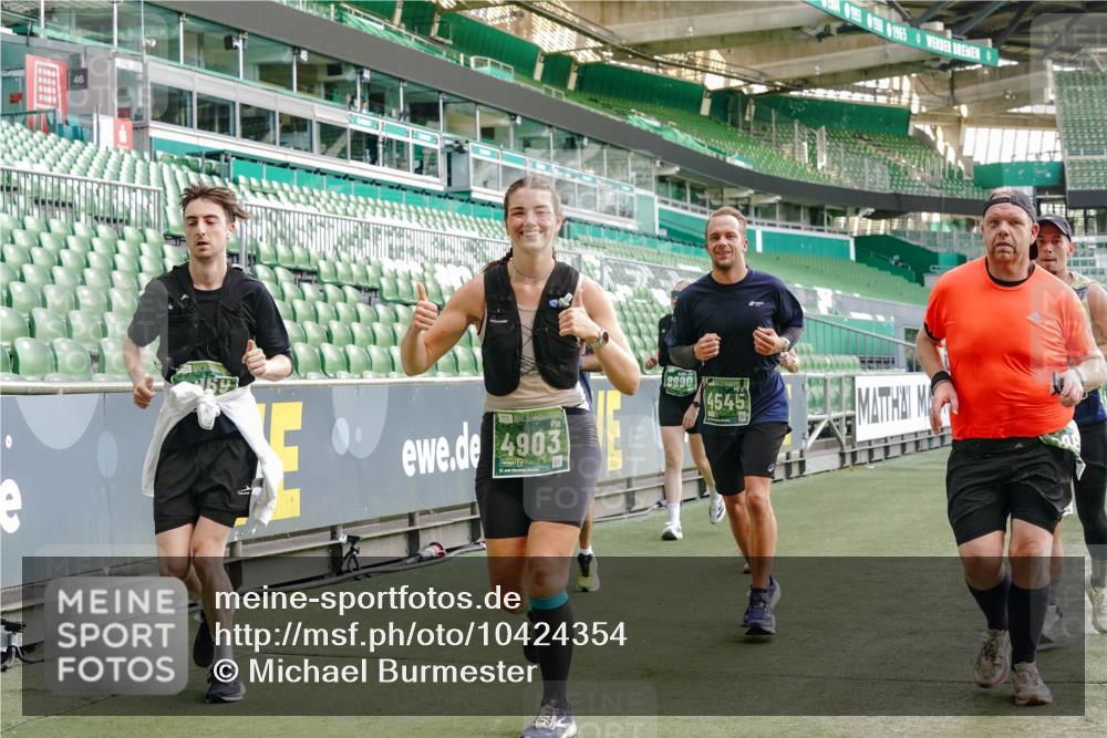 13.09.2026 - 21. swb-Marathon Bremen Michael Burmester http://msf.ph/oto/10424354 13.09.2026 13:23:55 Laufen im Stadion 137, 160, 182, 211, 324, 434, 533, 548, 571, 609, 708, 721, 723, 739, 743, 752, 892, 1157, 1178, 1259, 1273, 1331, 1463, 1471, 1597, 1598, 1691, 1746, 1788, 1944, 2095, 2211, 2213, 2252, 2286, 2312, 2323, 2433, 2445, 2465, 2475, 2483, 2495, 2497, 2503, 2504, 2526, 2571, 2644, 2768, 2776, 2936, 2968, 3252, 3282, 3288, 3289, 3292, 3298, 3306, 3312, 3347, 3364, 3381, 3395, 3423, 3447, 3505, 3530, 3559, 3727, 3770, 3819, 4020, 4054, 4231, 4406, 4407, 4431, 4466, 4467, 4584 meine-sportfotos.de