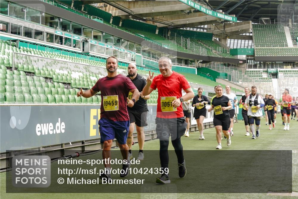 13.09.2026 - 21. swb-Marathon Bremen Michael Burmester http://msf.ph/oto/10424359 13.09.2026 10:47:06 Laufen im Stadion 10161, 10349, 10472, 10535, 10895, 10933, 10970, 11050, 11104, 11181, 11244, 11262, 11296, 11309, 11367, 11457, 11529, 11530, 11546, 11573, 11574, 11579, 11639, 11663, 11675, 11709, 11760, 11821, 12157, 12211, 12285, 12316, 12317, 12340, 12374, 12422, 12444, 12462, 10002, 10004, 10005, 10176, 10271, 10295, 10303, 10325, 10335, 10361, 10362, 10459, 10513, 10629, 10756, 10779, 10882, 10997, 10999, 11233, 11307, 11355 meine-sportfotos.de
