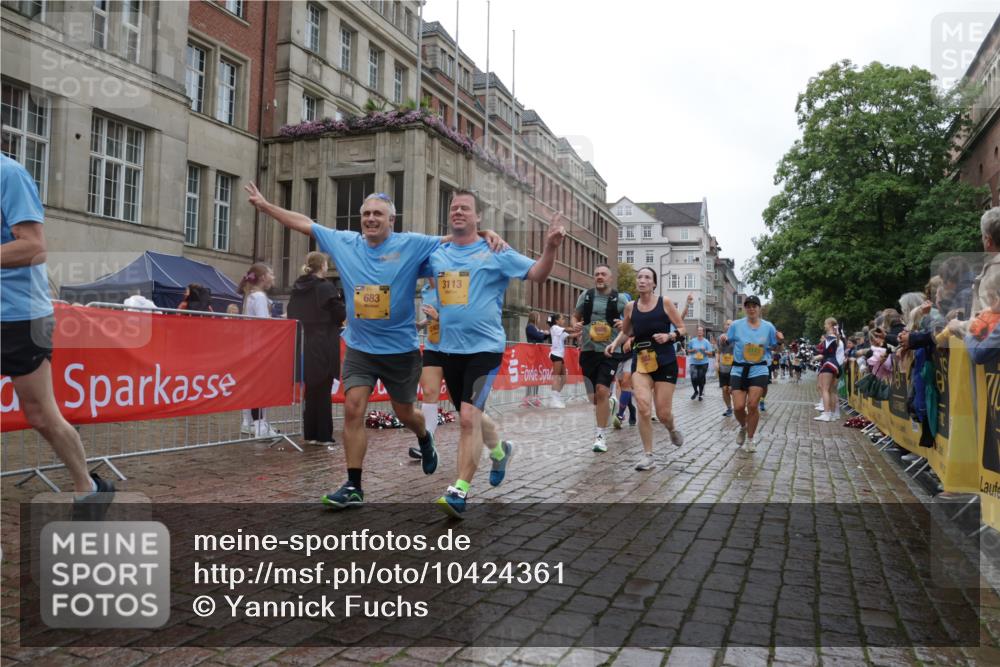 13.09.2026 - Kiel Lauf Yannick Fuchs http://msf.ph/oto/10424361 13.09.2026 11:00:08 Ziel 173, 327, 753, 964, 1078, 1728, 2382, 2490, 3121, 3775, 4437, 6520, 6897, 7398, 7438, 7945, 9140, 9690, 10420, 10996, 11503, 11607, 469, 683, 747, 988, 1002, 1562, 1895, 1948, 2287, 3063, 3108, 3113, 3176, 3607, 3663, 4509, 5173, 5261, 5382, 5608, 5627, 6295, 7350, 7454, 7543, 7614, 7954, 8120, 8234, 8723, 8884, 9271, 9299, 9971, 10157, 10916, 10918, 11007, 11377, 11415, 12408, 893, 1036, 1518, 1896, 1897, 2150, 2151, 2187, 2558, 2915, 3793, 10674, 620, 683, 3113 meine-sportfotos.de