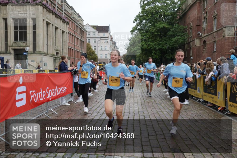 13.09.2026 - Kiel Lauf Yannick Fuchs http://msf.ph/oto/10424369 13.09.2026 09:45:52 Ziel 557, 1418, 2127, 2788, 3142, 3301, 3974, 4413, 4569, 5511, 5757, 5829, 7202, 7572, 7911, 7924, 8244, 8859, 9841, 10036, 10142, 10392, 10719, 12374, 12841, 1023, 1503, 1579, 2017, 2835, 3025, 3408, 4606, 5103, 5369, 5399, 5811, 6038, 7349, 7854, 8126, 8152, 8854, 9456, 9897, 10142, 10445, 10498, 11939, 12069, 12281, 12347, 1415, 2482, 4909, 4910, 4918, 5234, 6732, 7015, 8125, 8611, 10203, 10685, 10898, 11076, 11078, 2282, 3479 meine-sportfotos.de