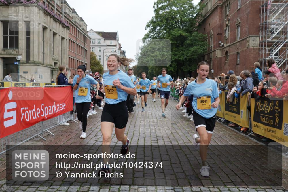 13.09.2026 - Kiel Lauf Yannick Fuchs http://msf.ph/oto/10424374 13.09.2026 09:45:52 Ziel 557, 1418, 2127, 2788, 3142, 3301, 3974, 4413, 4569, 5511, 5757, 5829, 7202, 7572, 7911, 7924, 8244, 8859, 9841, 10036, 10142, 10392, 10719, 12374, 12841, 1023, 1503, 1579, 2017, 2835, 3025, 3408, 4606, 5103, 5369, 5399, 5811, 6038, 7349, 7854, 8126, 8152, 8854, 9456, 9897, 10142, 10445, 10498, 11939, 12069, 12281, 12347, 1415, 2482, 4909, 4910, 4918, 5234, 6732, 7015, 8125, 8611, 10203, 10685, 10898, 11076, 11078, 2282, 3479 meine-sportfotos.de