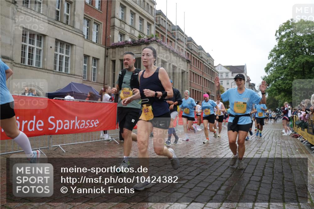 13.09.2026 - Kiel Lauf Yannick Fuchs http://msf.ph/oto/10424382 13.09.2026 11:00:10 Ziel 173, 327, 753, 964, 1078, 2187, 2382, 2490, 3121, 3775, 4437, 6520, 6897, 7438, 7945, 9140, 9690, 10420, 10996, 11220, 11503, 11607, 469, 683, 747, 964, 988, 1002, 1562, 1728, 1895, 1948, 2287, 3063, 3113, 3176, 3607, 4509, 5173, 5261, 5382, 5608, 5627, 6295, 7350, 7398, 7454, 7543, 7614, 7954, 8120, 8234, 8723, 8884, 9271, 9299, 10916, 10918, 11007, 11377, 11415, 12408, 893, 1036, 1518, 1896, 1897, 2150, 2151, 2558, 2915, 3793, 10674, 620, 683, 3113, 3176, 7614 meine-sportfotos.de