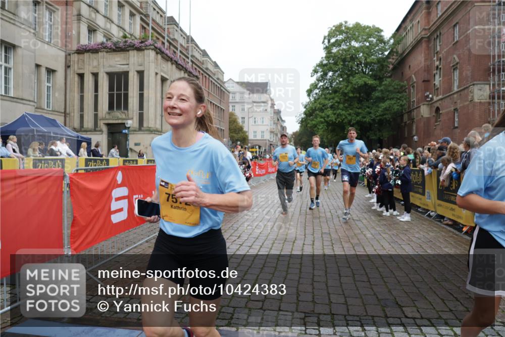 13.09.2026 - Kiel Lauf Yannick Fuchs http://msf.ph/oto/10424383 13.09.2026 09:45:52 Ziel 557, 1418, 2127, 2788, 3142, 3301, 3974, 4413, 4569, 5511, 5757, 5829, 7202, 7572, 7911, 7924, 8244, 8859, 9841, 10036, 10142, 10392, 10719, 12374, 12841, 1023, 1503, 1579, 2017, 2835, 3025, 3408, 4606, 5103, 5369, 5399, 5811, 6038, 7349, 7854, 8126, 8152, 8854, 9456, 9897, 10142, 10445, 10498, 11939, 12069, 12281, 12347, 1415, 2482, 4909, 4910, 4918, 5234, 6732, 7015, 8125, 8611, 10203, 10685, 10898, 11076, 11078, 2282, 3479 meine-sportfotos.de
