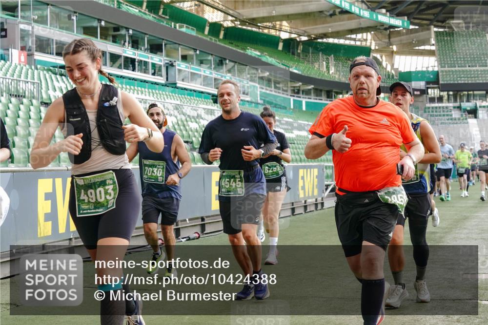 13.09.2026 - 21. swb-Marathon Bremen Michael Burmester http://msf.ph/oto/10424388 13.09.2026 13:23:56 Laufen im Stadion 137, 160, 182, 211, 324, 434, 533, 548, 571, 609, 708, 721, 723, 739, 743, 752, 892, 1157, 1178, 1259, 1273, 1331, 1463, 1471, 1597, 1598, 1691, 1746, 1788, 1944, 2095, 2211, 2213, 2252, 2286, 2312, 2323, 2433, 2445, 2465, 2475, 2483, 2495, 2497, 2503, 2504, 2526, 2571, 2644, 2768, 2776, 2936, 2968, 3252, 3282, 3288, 3289, 3292, 3298, 3306, 3312, 3347, 3364, 3381, 3395, 3423, 3447, 3505, 3530, 3559, 3727, 3770, 3819, 4054, 4231, 4406, 4407, 4431, 4466, 4467, 4584 meine-sportfotos.de