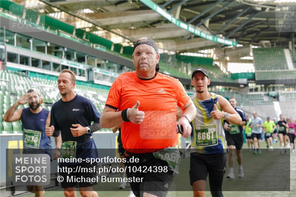 13.09.2026 - 21. swb-Marathon Bremen Michael Burmester http://msf.ph/oto/10424398 13.09.2026 13:23:57 Laufen im Stadion 137, 160, 182, 211, 324, 434, 533, 548, 571, 609, 708, 721, 723, 739, 743, 752, 892, 1178, 1259, 1273, 1331, 1463, 1471, 1597, 1598, 1691, 1746, 1788, 1944, 2095, 2211, 2213, 2252, 2286, 2312, 2323, 2433, 2445, 2465, 2475, 2483, 2495, 2497, 2503, 2504, 2526, 2571, 2644, 2768, 2776, 2936, 2968, 3252, 3282, 3288, 3289, 3292, 3298, 3306, 3312, 3347, 3364, 3381, 3395, 3423, 3447, 3505, 3530, 3559, 3727, 3770, 3819, 4054, 4231, 4406, 4407, 4431, 4466, 4467, 4584 meine-sportfotos.de