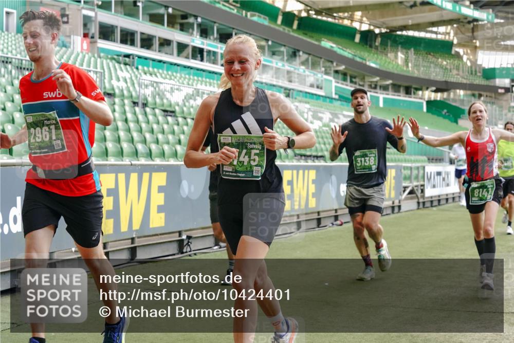 13.09.2026 - 21. swb-Marathon Bremen Michael Burmester http://msf.ph/oto/10424401 13.09.2026 13:01:01 Laufen im Stadion 135, 242, 260, 282, 318, 342, 440, 531, 651, 687, 930, 1006, 1067, 1209, 1368, 1436, 1448, 1493, 1494, 1582, 1650, 1861, 1896, 1935, 1963, 2033, 2047, 2062, 2088, 2293, 2306, 2322, 2370, 2409, 2427, 2481, 2485, 2490, 2491, 2517, 2560, 2561, 2570, 2627, 2638, 2658, 2686, 2700, 2708, 2781, 2906, 2914, 2967, 3076, 3105, 3145, 3168, 3173, 3273, 3354, 3372, 3374, 3375, 3385, 3480, 3524, 3526, 3642, 3667, 3729, 3774, 3806, 3855, 3856, 3861, 3930 meine-sportfotos.de