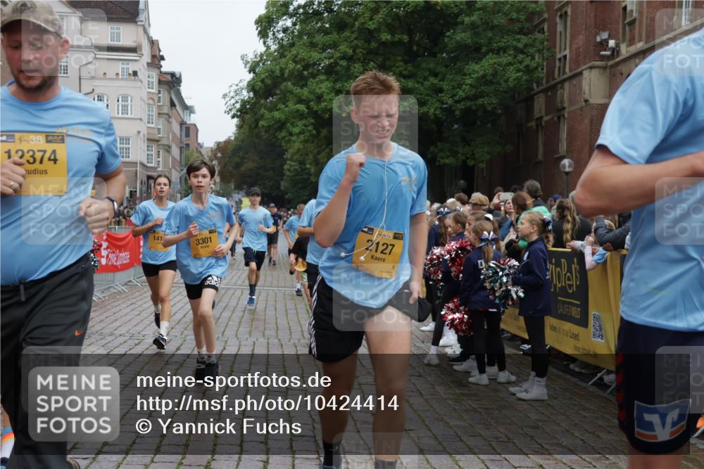 13.09.2026 - Kiel Lauf Yannick Fuchs http://msf.ph/oto/10424414 13.09.2026 09:45:54 Ziel 557, 1418, 2127, 2788, 3142, 3301, 3974, 4413, 4569, 5511, 5757, 5829, 7202, 7572, 7911, 7924, 8244, 8611, 8859, 9841, 10036, 10392, 10719, 12374, 12841, 1023, 1503, 1579, 2017, 2835, 3025, 3408, 4413, 5103, 5369, 5399, 5811, 6038, 7349, 7854, 8126, 8152, 8854, 9456, 10142, 10392, 10445, 10498, 11939, 12069, 12281, 12347, 1415, 2482, 3052, 4909, 4910, 4918, 5234, 5855, 6732, 7015, 7308, 8125, 10203, 10685, 10898, 11076, 11078, 1503, 2282, 3479, 5103 meine-sportfotos.de