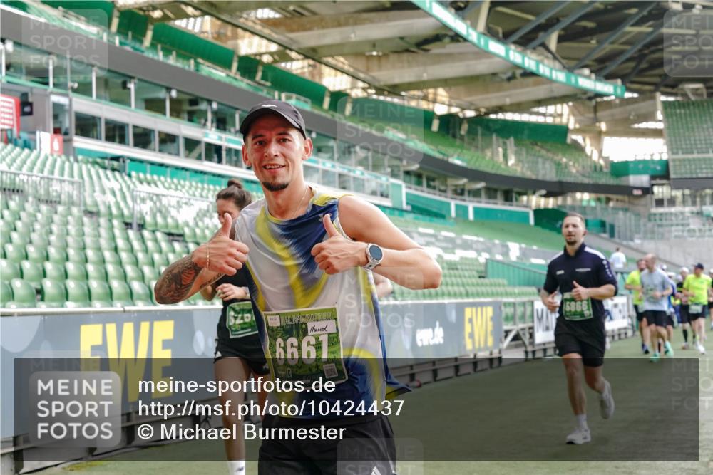 13.09.2026 - 21. swb-Marathon Bremen Michael Burmester http://msf.ph/oto/10424437 13.09.2026 13:23:58 Laufen im Stadion 137, 160, 182, 211, 324, 434, 533, 548, 571, 609, 708, 721, 723, 739, 743, 752, 892, 1178, 1259, 1273, 1331, 1463, 1471, 1491, 1597, 1598, 1691, 1746, 1788, 1944, 2095, 2211, 2213, 2252, 2286, 2312, 2323, 2433, 2445, 2465, 2475, 2483, 2495, 2497, 2503, 2504, 2526, 2571, 2644, 2768, 2776, 2936, 2968, 3252, 3282, 3288, 3289, 3292, 3298, 3306, 3312, 3347, 3364, 3381, 3395, 3423, 3447, 3505, 3530, 3559, 3727, 3770, 3819, 4054, 4231, 4406, 4407, 4431, 4466, 4467, 4584 meine-sportfotos.de