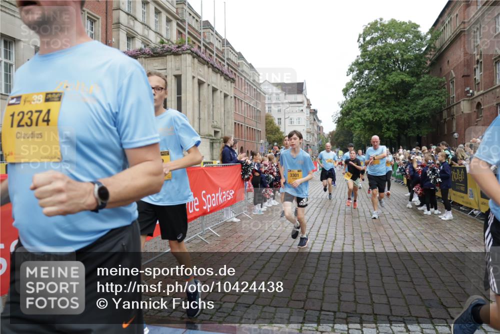 13.09.2026 - Kiel Lauf Yannick Fuchs http://msf.ph/oto/10424438 13.09.2026 09:45:55 Ziel 557, 1418, 2127, 2788, 3142, 3301, 3974, 4569, 5511, 5757, 5829, 7202, 7572, 7911, 7924, 8244, 8611, 8859, 9841, 10036, 10719, 12374, 12841, 1023, 1503, 1579, 2017, 2788, 2835, 3025, 3408, 3974, 4413, 5103, 5369, 5399, 5811, 6038, 7202, 7349, 7854, 8126, 8152, 9456, 10142, 10392, 10445, 10498, 11939, 12069, 12281, 12347, 1415, 2482, 3052, 3954, 4909, 4910, 4918, 5234, 5855, 5955, 6732, 7015, 7308, 8125, 10203, 10685, 10898, 11076, 11078, 1503, 2282, 3479, 5103, 5399 meine-sportfotos.de