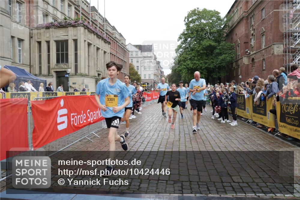 13.09.2026 - Kiel Lauf Yannick Fuchs http://msf.ph/oto/10424446 13.09.2026 09:45:56 Ziel 557, 1415, 1418, 2127, 3142, 3301, 4569, 4909, 4910, 5234, 5511, 5757, 5829, 7572, 7911, 7924, 8244, 8611, 8859, 9841, 10036, 10719, 12374, 12841, 1023, 1503, 1579, 2017, 2788, 2835, 3025, 3408, 3974, 4413, 4569, 5103, 5369, 5399, 5811, 6038, 7202, 7349, 7854, 8126, 8152, 9456, 10142, 10392, 10445, 10498, 11939, 12069, 12281, 12347, 442, 2482, 3052, 3954, 4918, 5855, 5955, 6732, 7015, 7308, 8125, 10203, 10685, 10898, 11076, 11078, 1503, 2282, 3408, 3479, 5103, 5399 meine-sportfotos.de