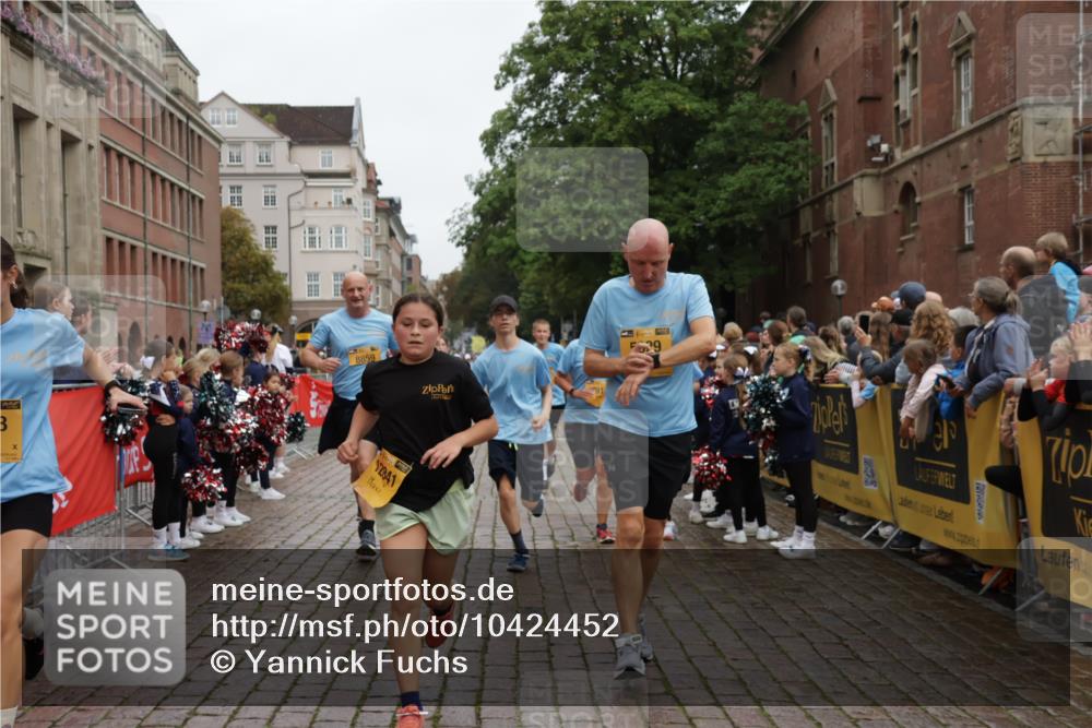 13.09.2026 - Kiel Lauf Yannick Fuchs http://msf.ph/oto/10424452 13.09.2026 09:45:57 Ziel 557, 1415, 1418, 2127, 3142, 3301, 4909, 4910, 5234, 5511, 5757, 5829, 7572, 7911, 7924, 8244, 8611, 8859, 9841, 10036, 10719, 12374, 12841, 1023, 1503, 1579, 2017, 2788, 2835, 3025, 3408, 3974, 4413, 4569, 5103, 5369, 5399, 5511, 5811, 6038, 7202, 7349, 7854, 8126, 8152, 9456, 10142, 10392, 10445, 10498, 11939, 12069, 12281, 442, 2482, 3052, 3954, 4918, 5855, 5955, 6732, 7015, 7308, 8125, 10203, 10685, 10898, 11076, 11078, 1503, 2017, 2282, 3408, 5103, 5369, 5399 meine-sportfotos.de