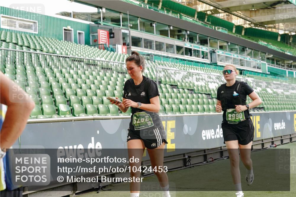 13.09.2026 - 21. swb-Marathon Bremen Michael Burmester http://msf.ph/oto/10424453 13.09.2026 13:23:58 Laufen im Stadion 137, 160, 182, 211, 324, 434, 533, 548, 571, 609, 708, 721, 723, 739, 743, 752, 892, 1178, 1259, 1273, 1331, 1463, 1471, 1491, 1597, 1598, 1691, 1746, 1788, 1944, 2095, 2211, 2213, 2252, 2286, 2312, 2323, 2433, 2445, 2465, 2475, 2483, 2495, 2497, 2503, 2504, 2526, 2571, 2644, 2768, 2776, 2936, 2968, 3252, 3282, 3288, 3289, 3292, 3298, 3306, 3312, 3347, 3364, 3381, 3395, 3423, 3447, 3505, 3530, 3559, 3727, 3770, 3819, 4054, 4231, 4406, 4407, 4431, 4466, 4467, 4584 meine-sportfotos.de