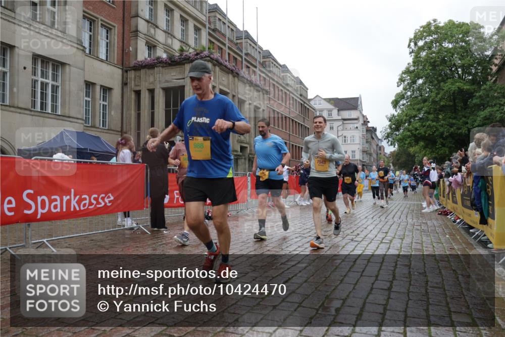 13.09.2026 - Kiel Lauf Yannick Fuchs http://msf.ph/oto/10424470 13.09.2026 11:00:19 Ziel 173, 327, 893, 1036, 1518, 1896, 1897, 2150, 2151, 2187, 2490, 2558, 2915, 3121, 3793, 4239, 4787, 6431, 6520, 6770, 6897, 7091, 7438, 9690, 10346, 10420, 11182, 11220, 11471, 11607, 11835, 469, 753, 964, 988, 1002, 1078, 1562, 1728, 1895, 1948, 2287, 2382, 3063, 3775, 4437, 4509, 5261, 5627, 6295, 6520, 7398, 7543, 7945, 7954, 8120, 9140, 9271, 9299, 9690, 10996, 11007, 11377, 11415, 11503, 11607, 362, 1650, 1722, 2233, 2267, 4261, 10674, 3176, 7614 meine-sportfotos.de